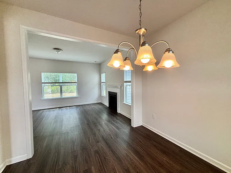358 Falcon Ct — Photo 7