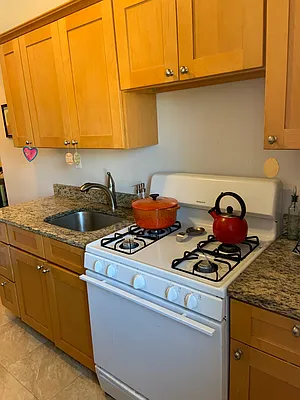 Rented by Grand Group Realty | media 9