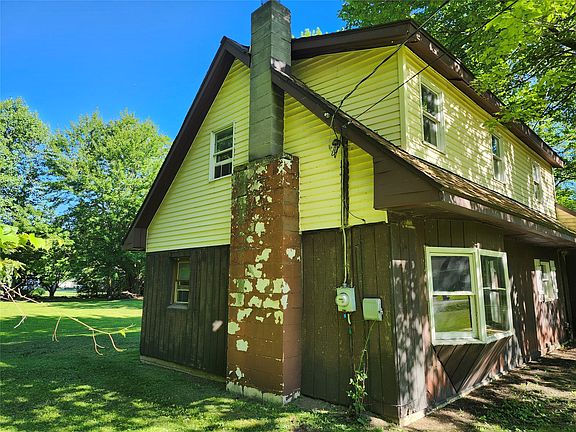 2nd image of 1084 Sirak Dr