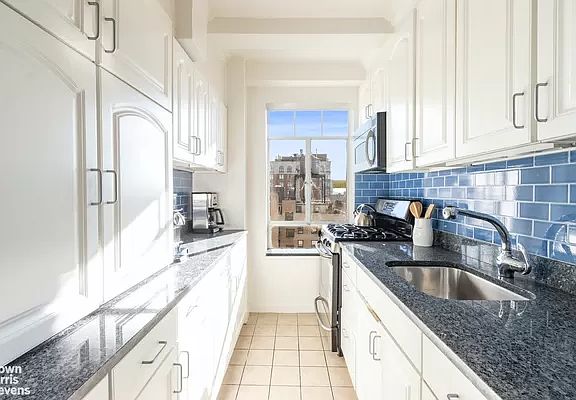 4th image of 565 W End Ave APT 19B