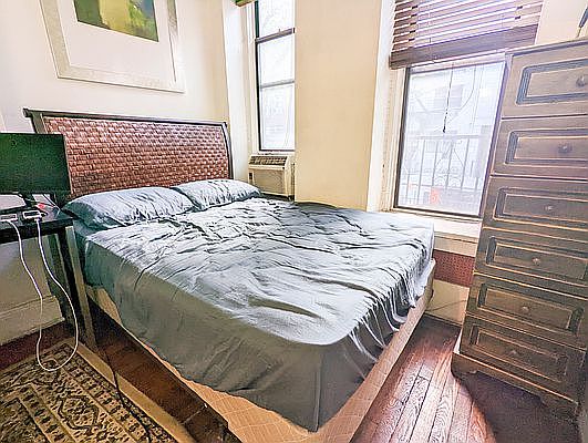 3rd image of 337 E 85th St APT 1D
