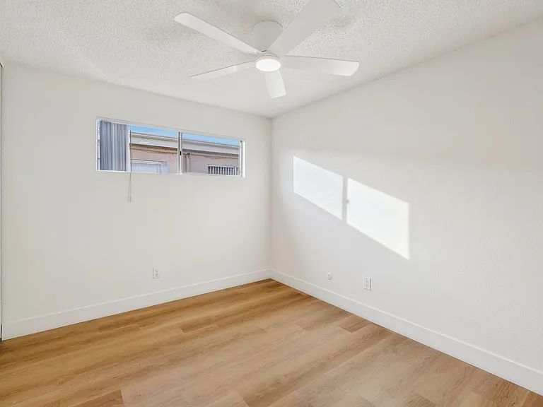 Bella Vista Apartments — Photo 17
