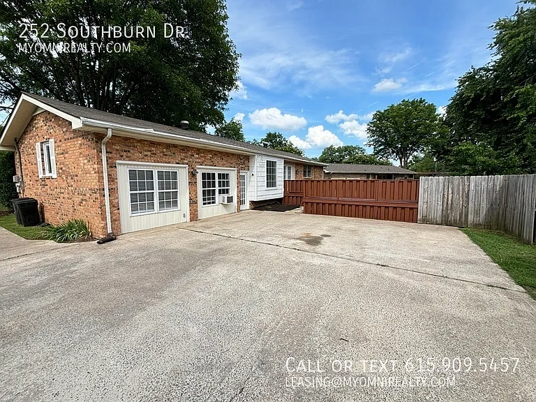 252 Southburn Dr — Photo 23