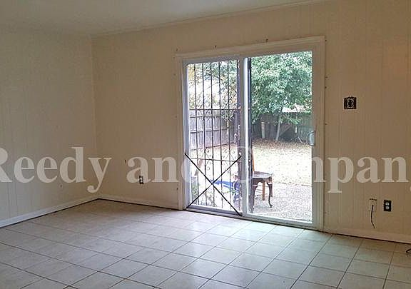 3rd image of 2092 Vollintine Ave