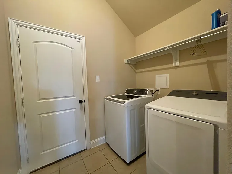 3404 Walnut Ln — Photo 15