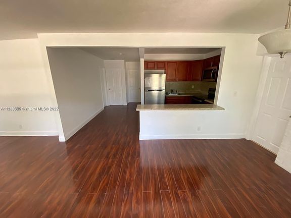 4th image of 1704 NW 18th St #1704