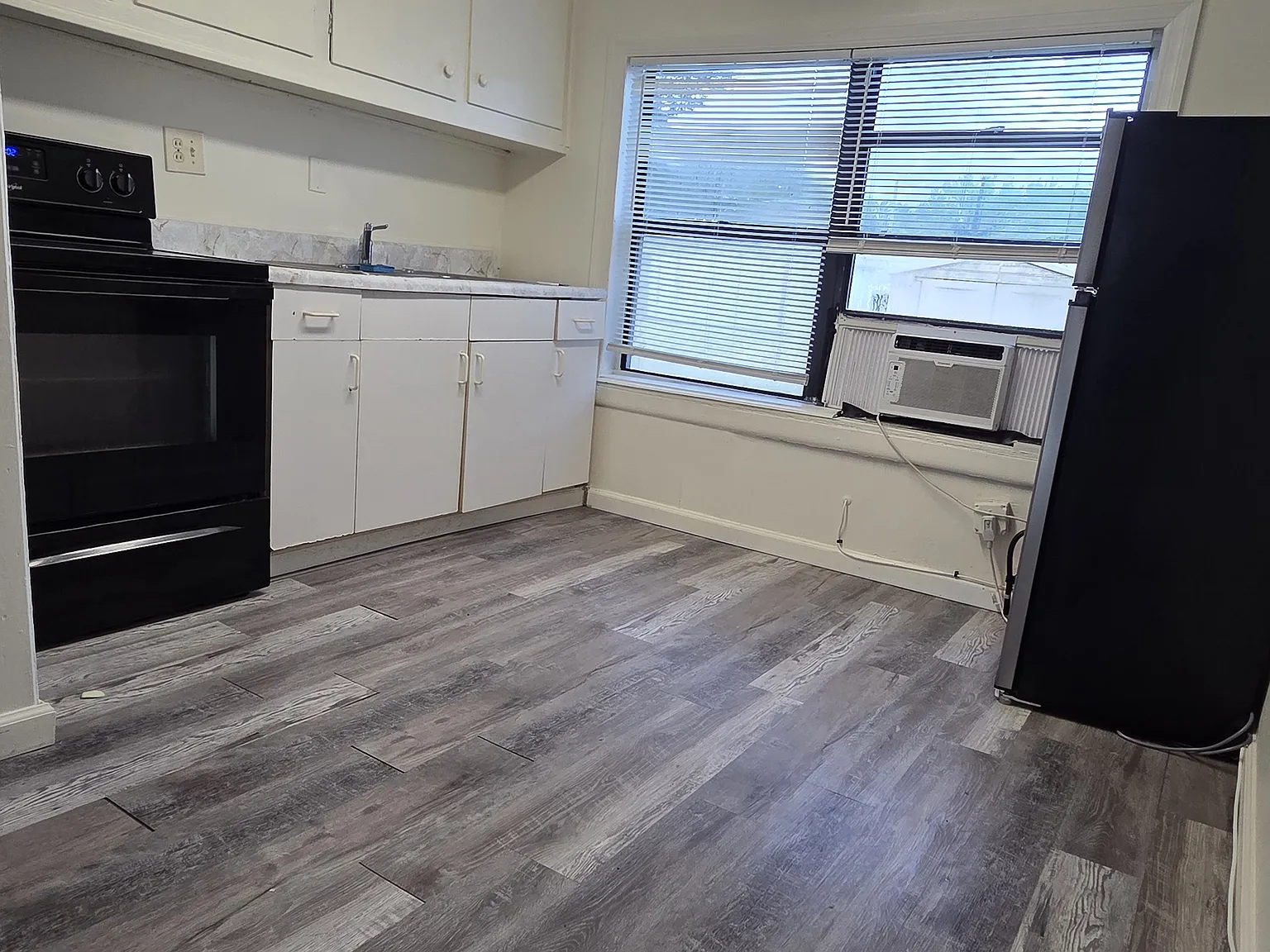 1 bed, 382 sqft, $990 — Photo 4