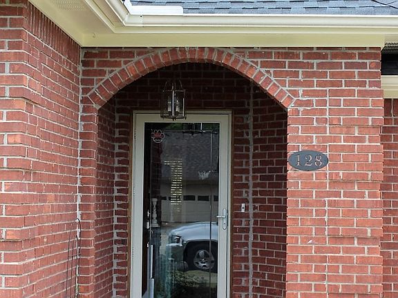 3rd image of 128 Willoughby Oaks Blvd