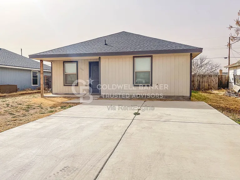 2406 Fir Ave — Photo 1