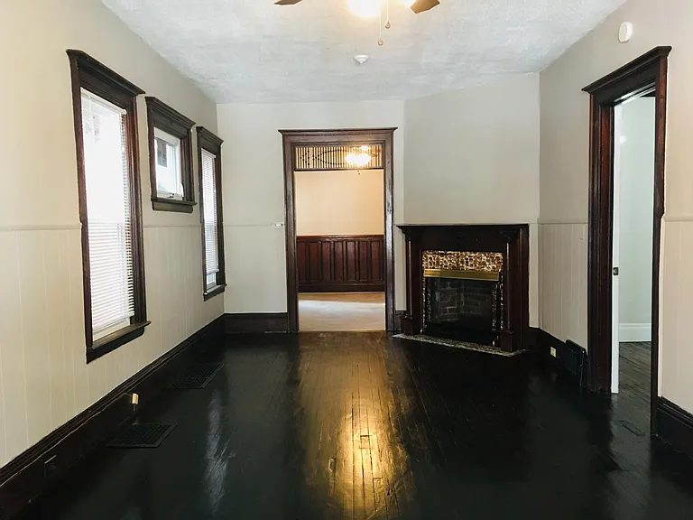 208 W Tupper St #1 — Photo 9