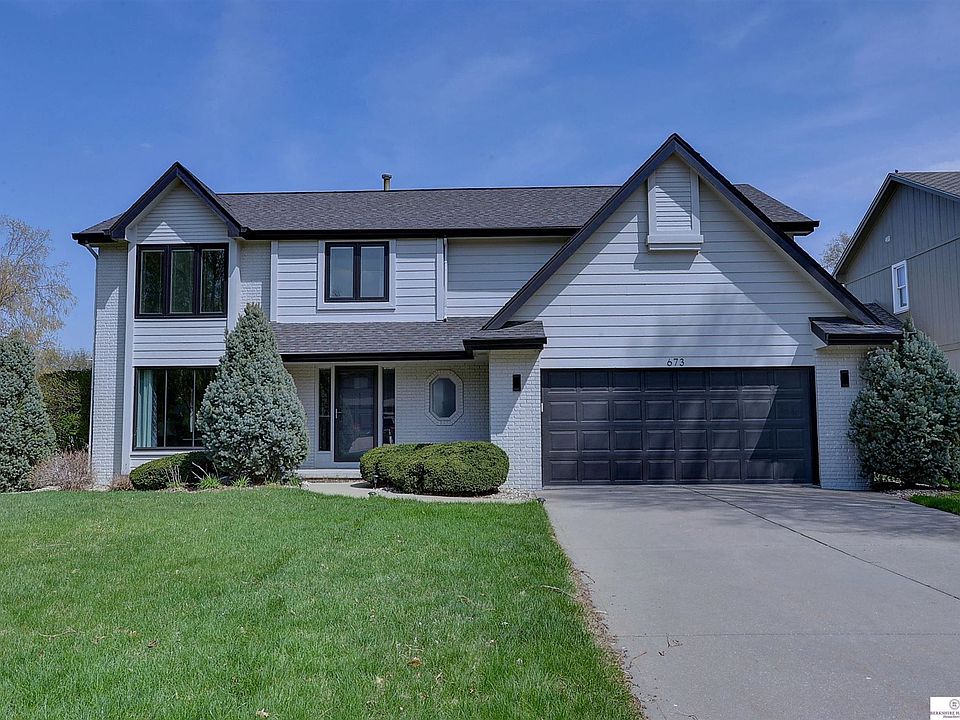1st image of 673 N 149th Ave