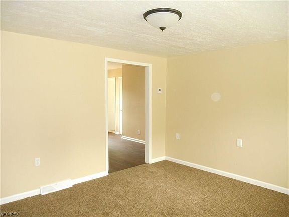 5th image of 3204 Klages Blvd
