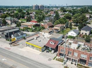 881 Lakeshore Rd E, Mississauga, ON L5E1E2