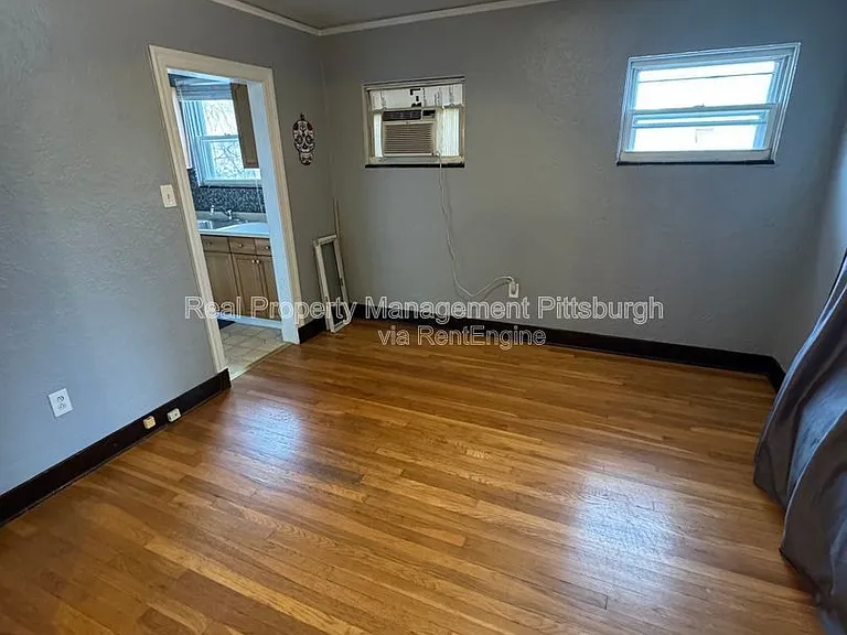 4 Amherst Ave #4 — Photo 3
