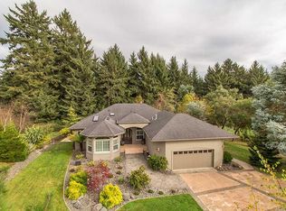 945 Hidden Pond Ln, McKinleyville, CA 95519