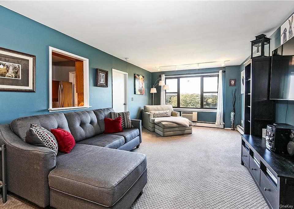 1st image of 77 Carpenter Ave APT 6F