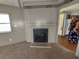 585 Falls Church Rd, Imperial, PA 15126