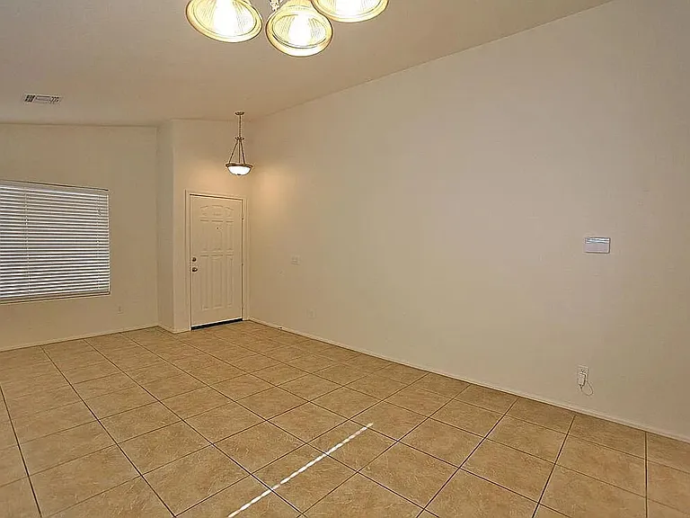 9902 W Melinda Ln — Photo 8