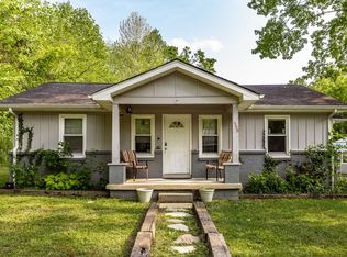590 Leath Chapel Rd, Bethpage, TN 37022