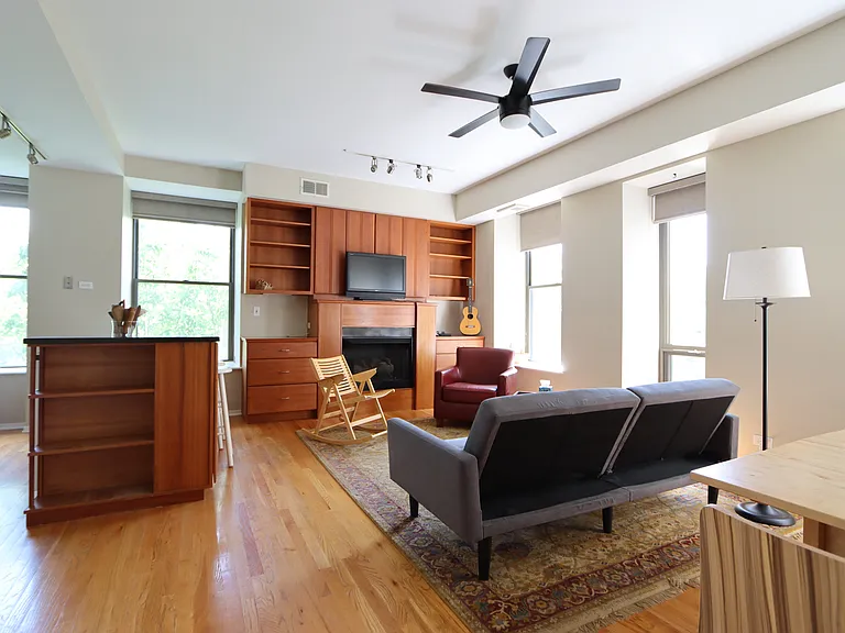 811 S Lytle St #319 — Photo 2