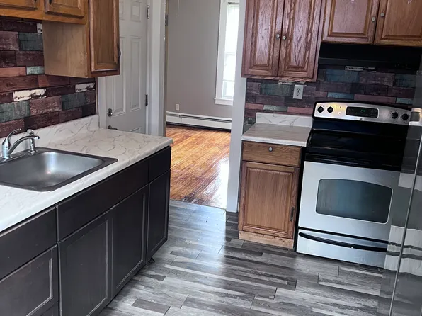 247 Cook Ave APT 2, Meriden, CT 06451