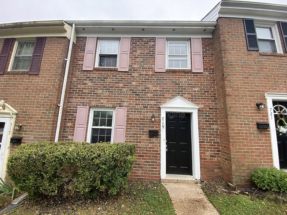 1st image of 719 Olde Greenwich Cir