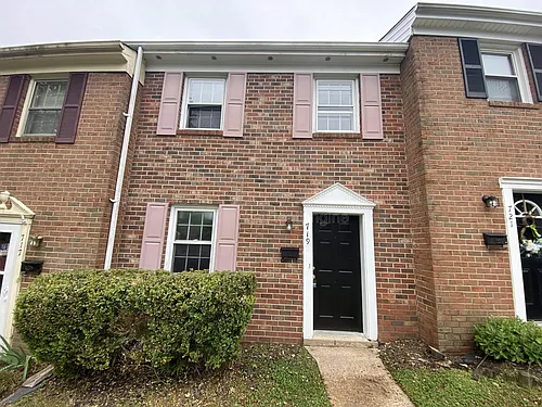 719 Olde Greenwich Cir Photo 1