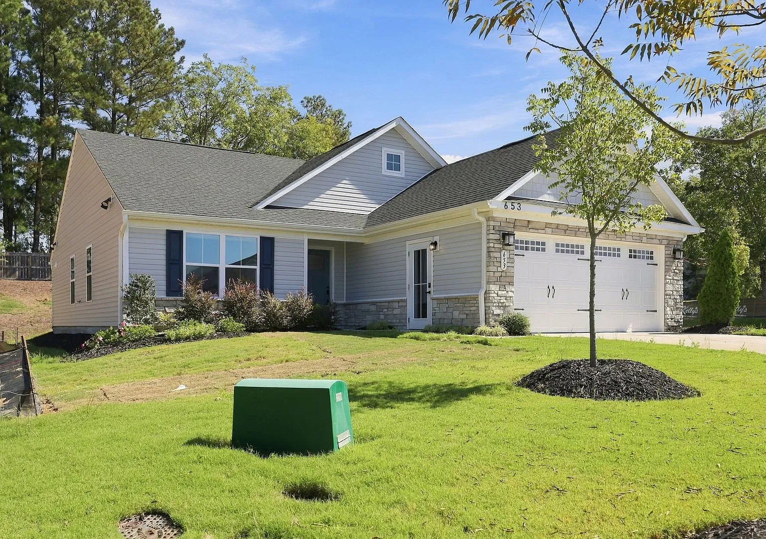 Beautiful Single-Level Wendell Home with an Open Layout, Covered Patio & Two-Car Garage! — Photo 2
