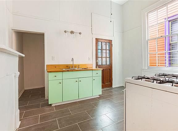 4th image of 513 Mandeville St