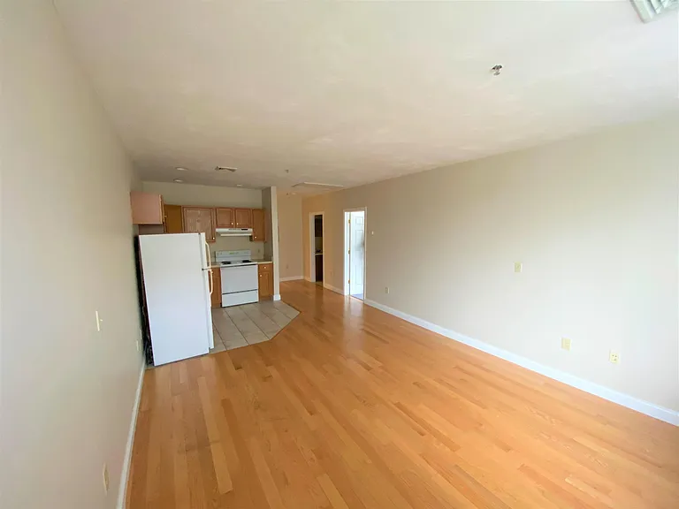 15 Pearl St #6 — Photo 2