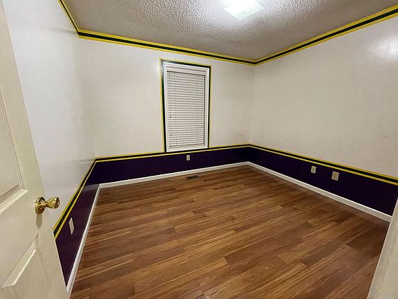 4th image of 79 44th Avenue Pl NE