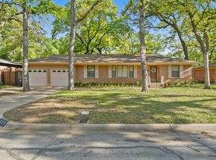 1517 W Lavender Ln, Arlington, TX 76013