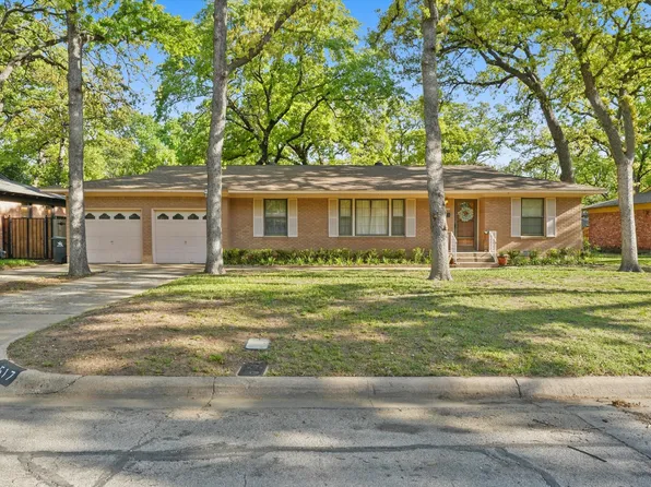 1517 W Lavender Ln, Arlington, TX 76013