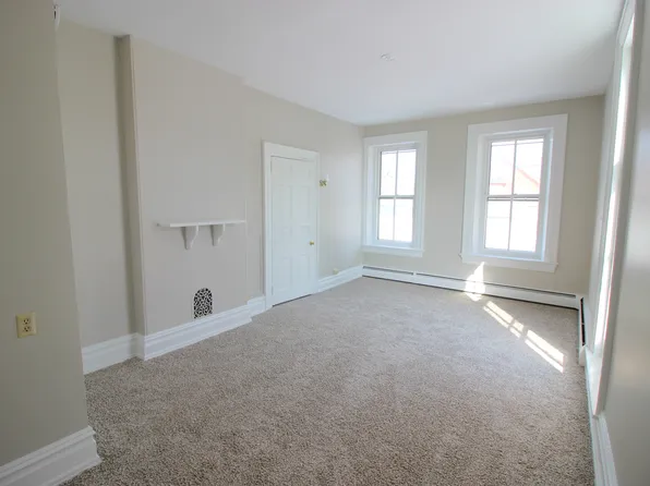 344 Hodgson St APT 3, Oxford, PA 19363