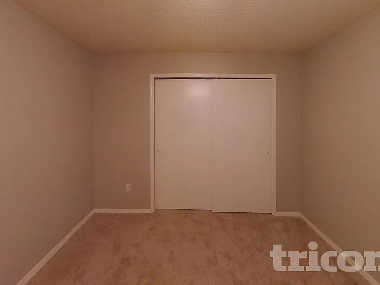 2920 Frazier Ln — Photo 13
