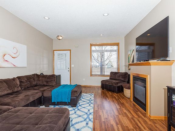 5th image of 631 Roundhouse St #2404
