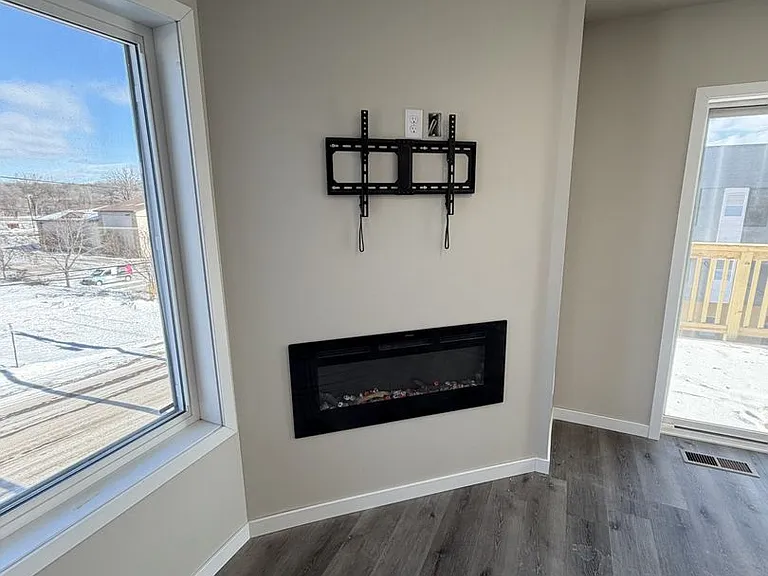 205 Maxon St — Photo 4