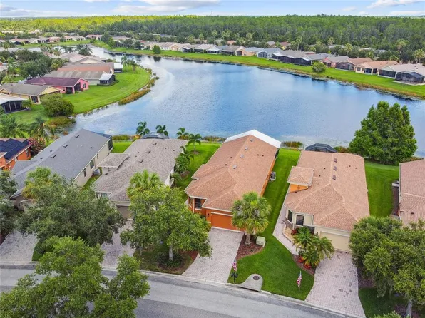 925 Grand Canal Dr, Poinciana, FL 34759