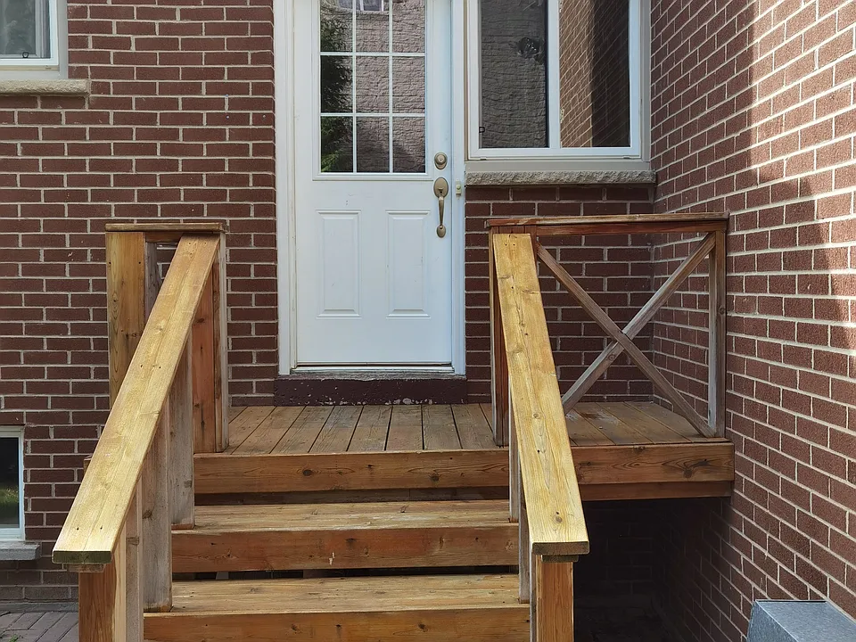 109 Brookside Rd S