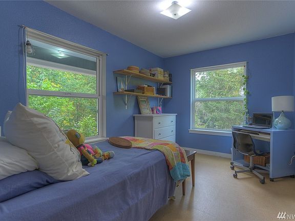 5th image of 418 E St SE