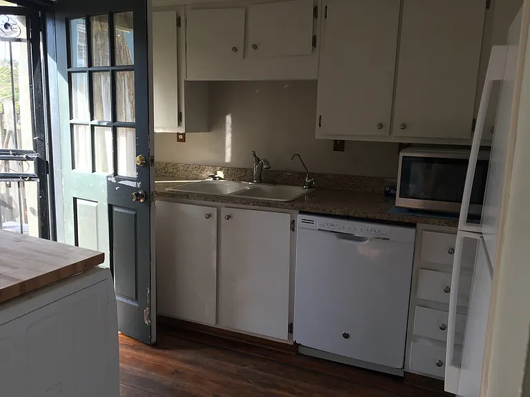 509 E Perry St — Photo 4