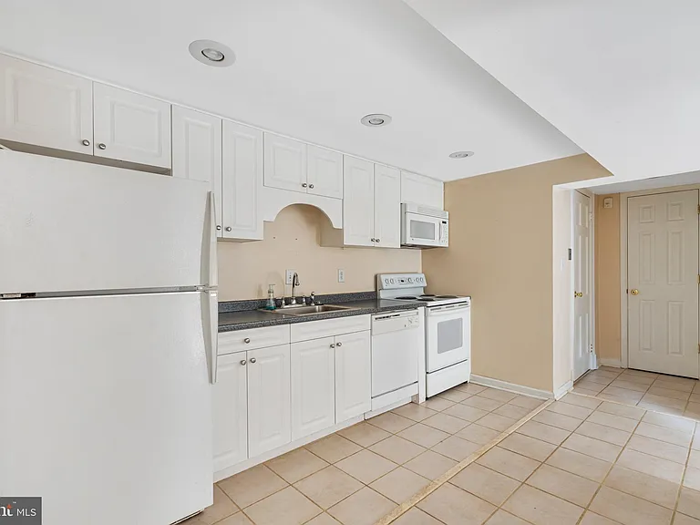 3313 Cleveland Ave NW — Photo 53