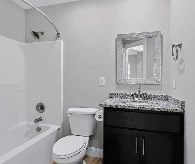 2410 S Jackson Ave — Photo 16