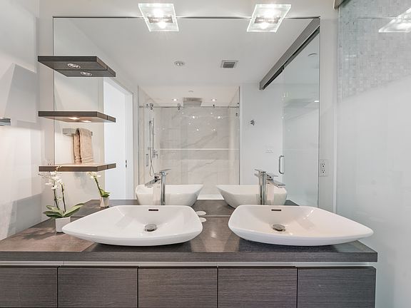 5th image of 200 Biscayne Blvd Unit 3613