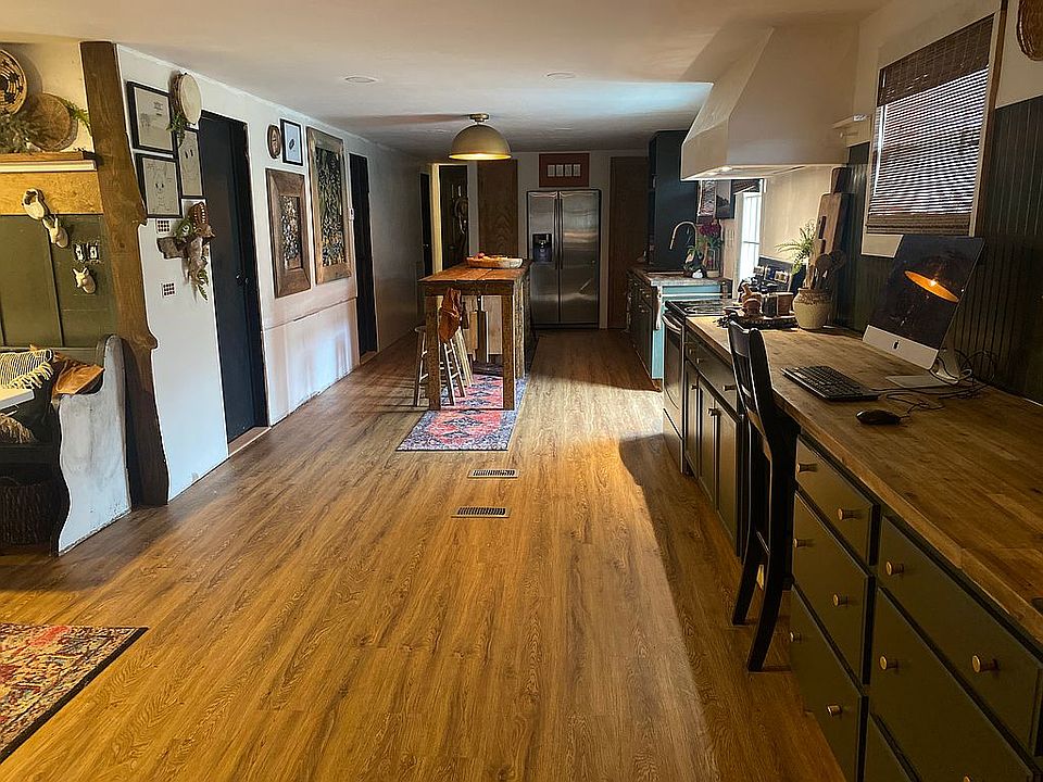 2nd image of 7593 Cburg Fytvl Hwy
