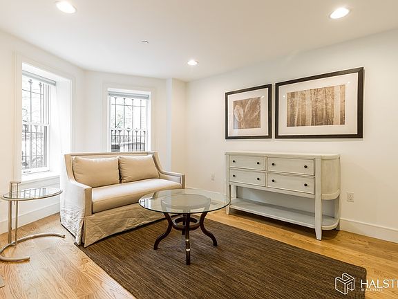 4th image of 202 Mac Donough St