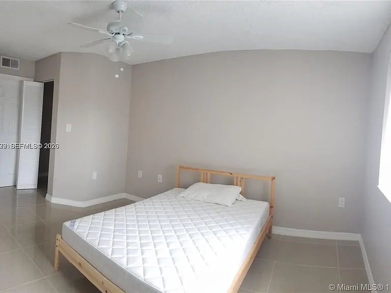 22202 Glenmoor Dr #22202 — Photo 8
