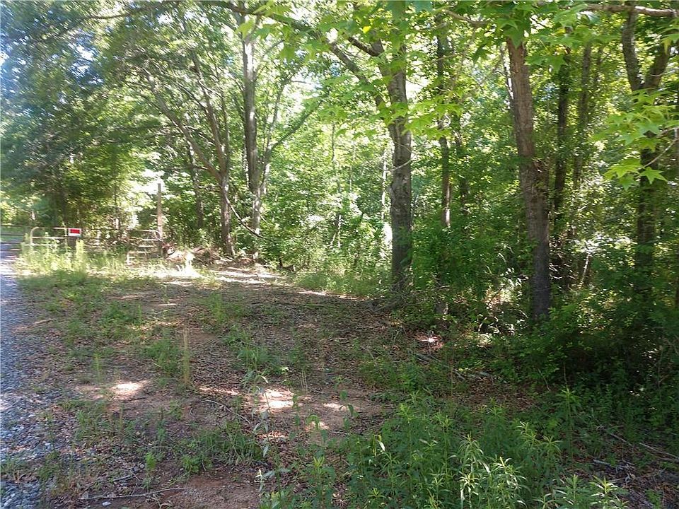 2nd image of 2121 Murdock Rd