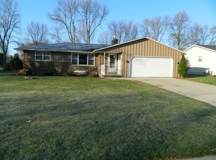 1281 Skylark Ln, Green Bay, WI 54313