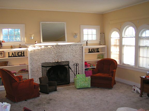 Living Room w/wood fireplace